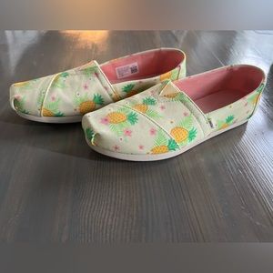 Pineapple Print Toms